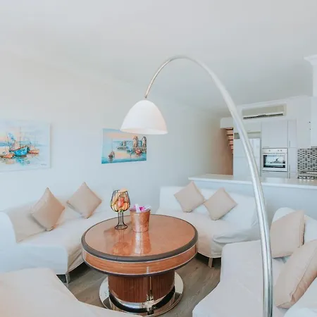 Marina House Apart With Sea View Lejlighed